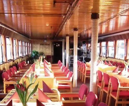 Wohnschiffe Severa Botel 2*